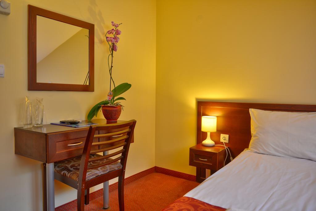 Balkan Hotel Чифлик Екстер'єр фото